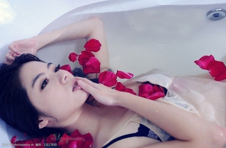 八重神子腿法娴熟脚法熟练视频,动漫女神腿法惊艳，原神八重神子武艺绝伦-2